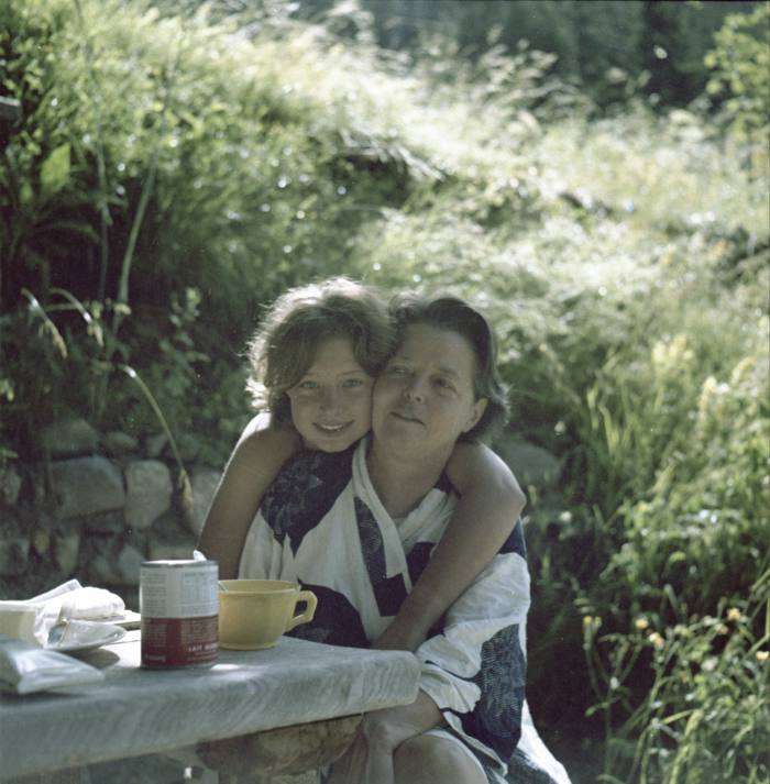 Ibu dan anak perempuan di Méribel, 1962