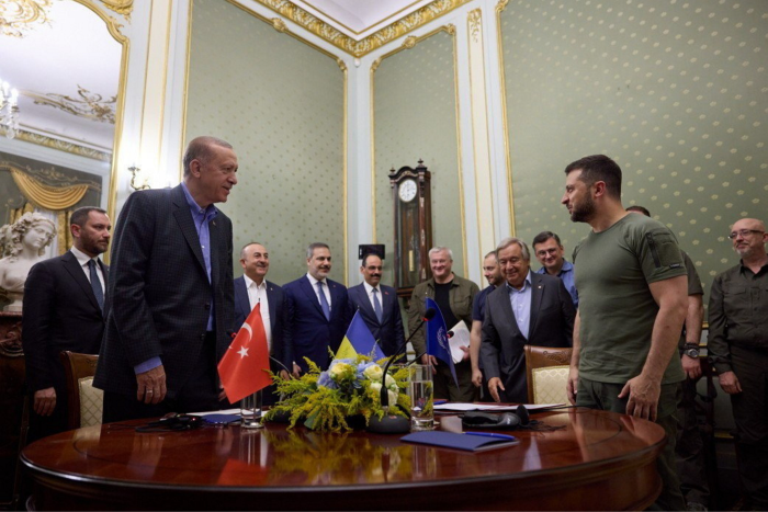Президент Турции Реджеп Тайип Эрдоган и Генеральный секретарь ООН Антониу Гутерреш посетили Владимира Зеленского на этой неделе.