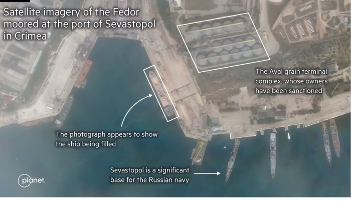 Kırım'da Sivastapol'de demirleyen Rus gemilerini gösteren uydu görüntüleri