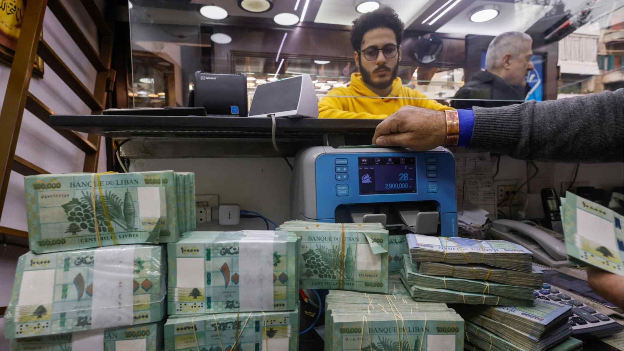 Lebanon devalues official exchange rate by 90%