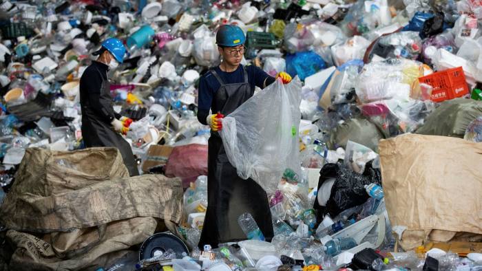 Surge into plastic recycling by chemicals and oil groups meets pushback |  Financial Times