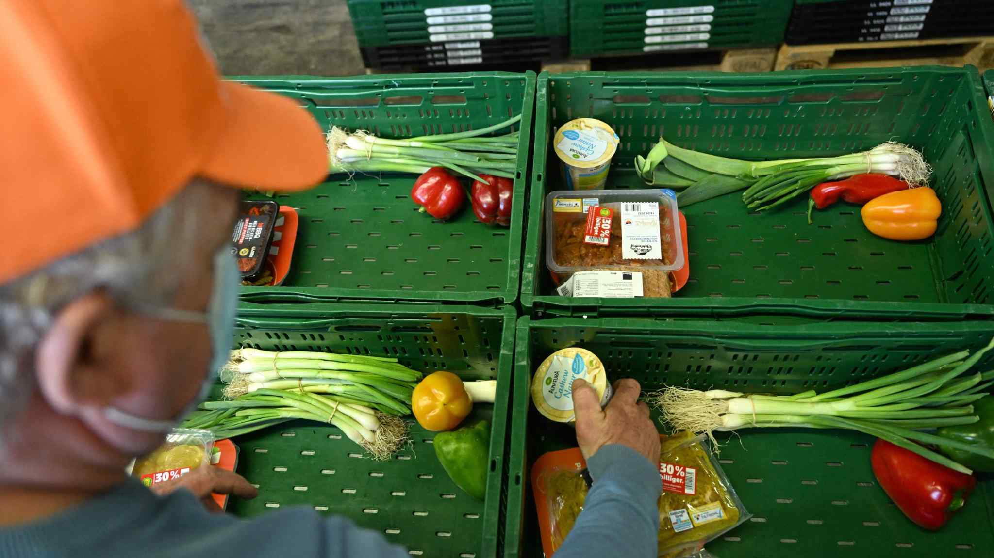 On the breadline: inflation overwhelms Europe’s food banks