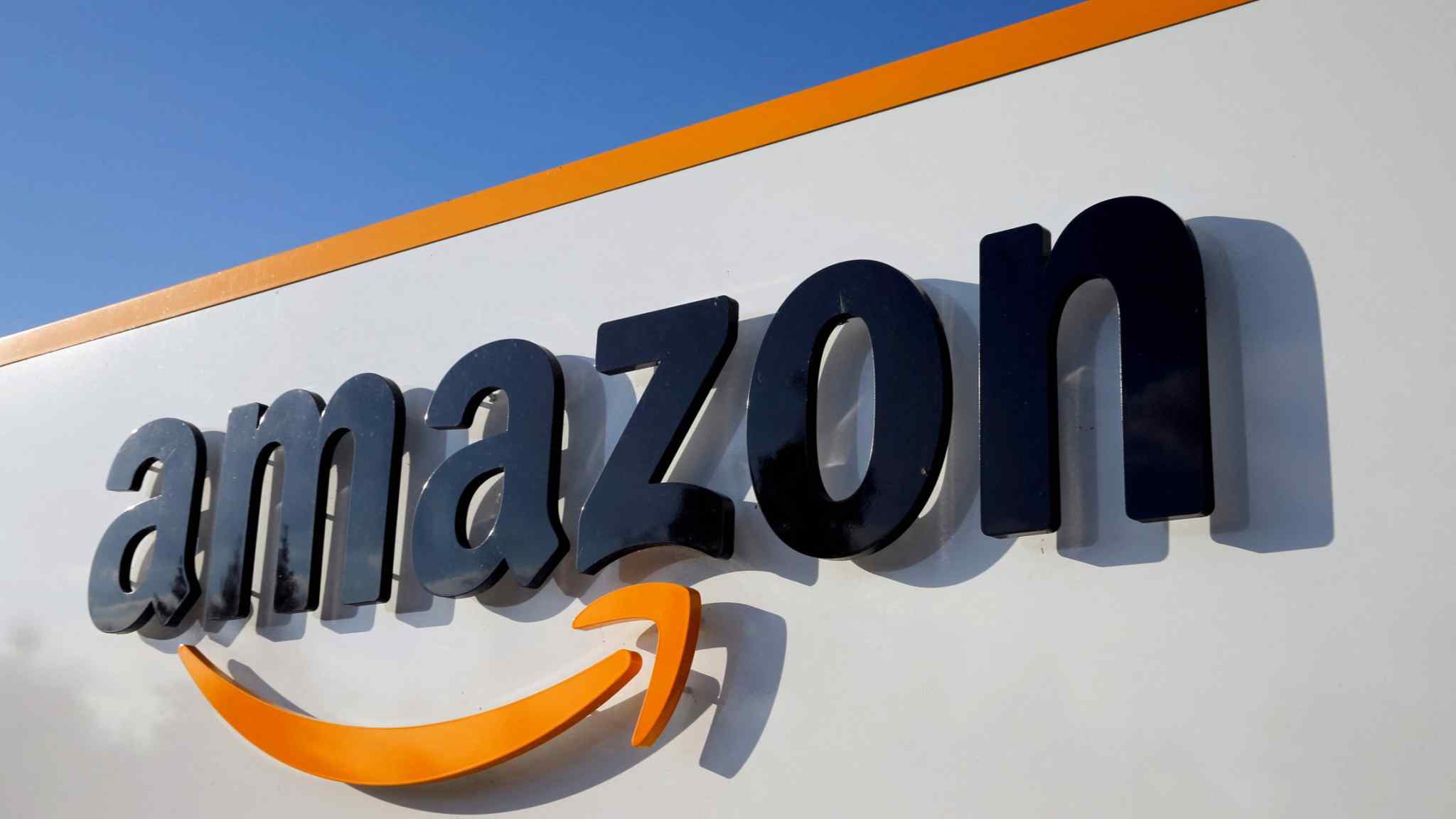 Amazon posts solid sales but softer cloud growth