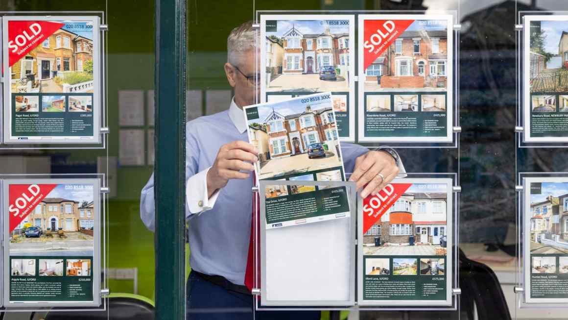UK estate agents report third consecutive monthly rise in demand