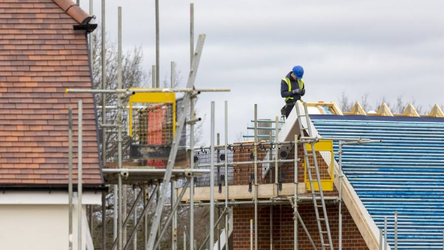 UK builders report first fall in new orders since May 2020