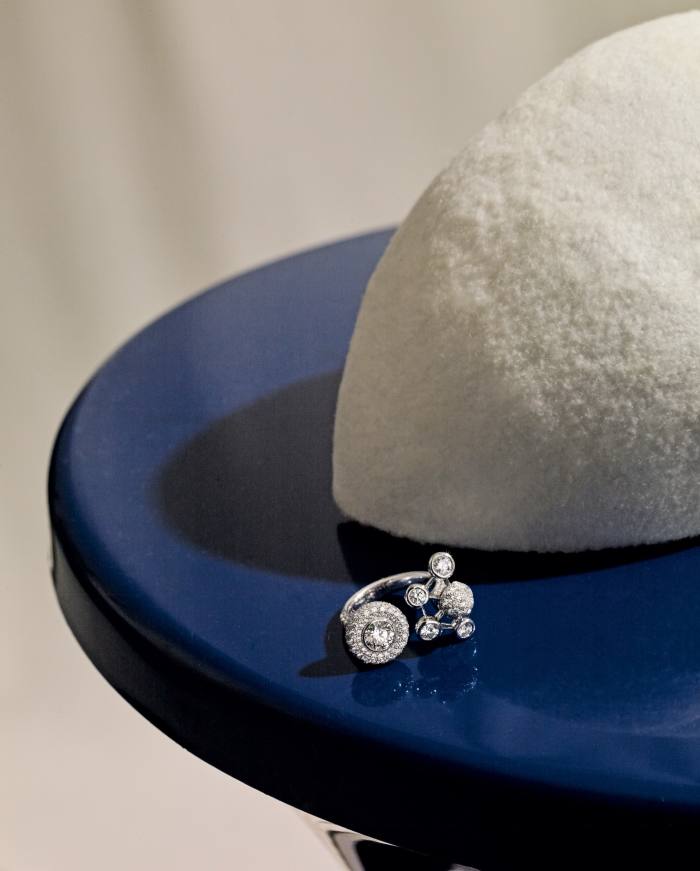 De Beers white-gold and diamond The Alchemist of Light Atomique open ring