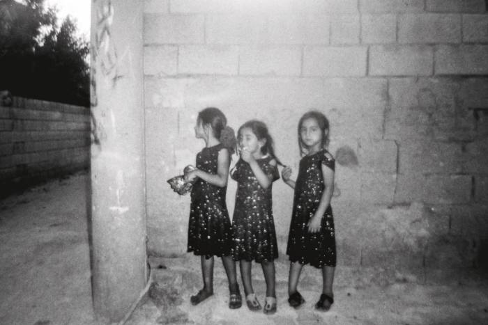 An image of three girls by Eylem (11)