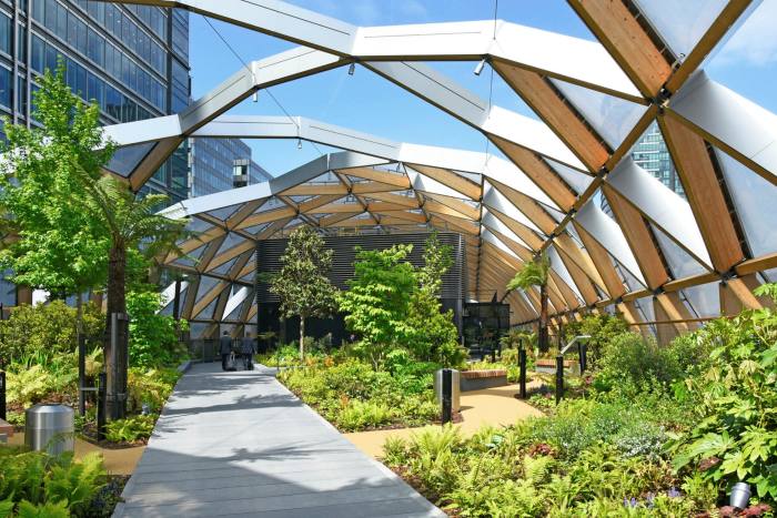 Glulam beams at Crossrail Place Roof Garden in Canary Wharf, London