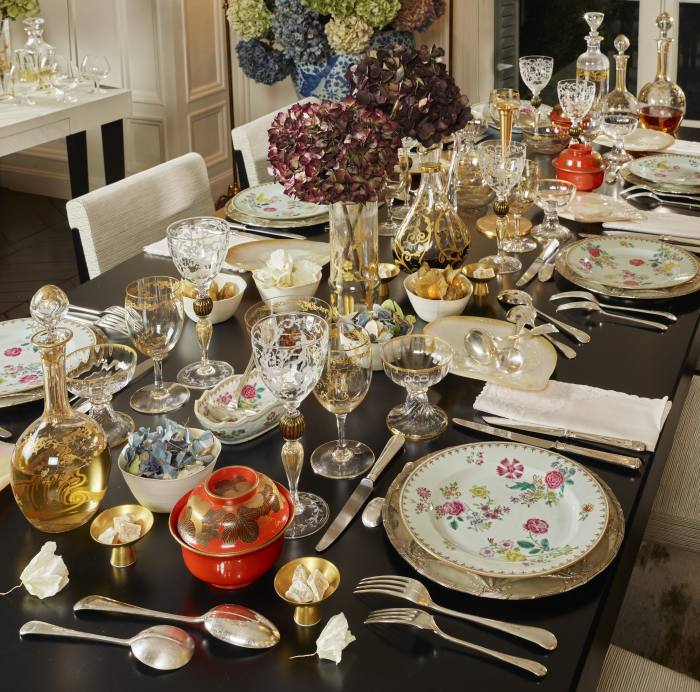 The sale includes around 60 lots related to tableware, including Japanese stoneware, Murano glass and Baccarat Harcourt crystal, along with Takada’s own glassware and porcelain creations