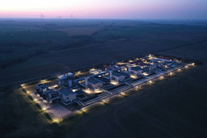 Night view of the Jagal pipeline pressure station in Germany