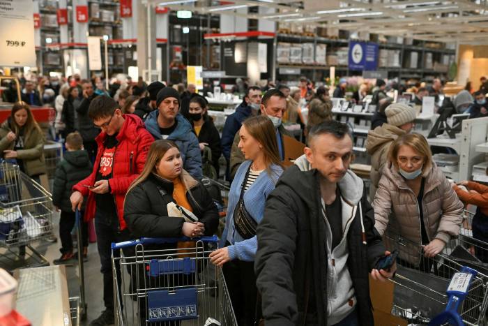 A crowd of shoppers in Ikea on the store’s last day of operation in Russia last week
