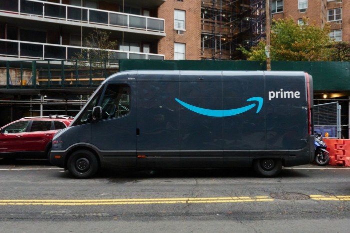 Un camión de reparto de Amazon