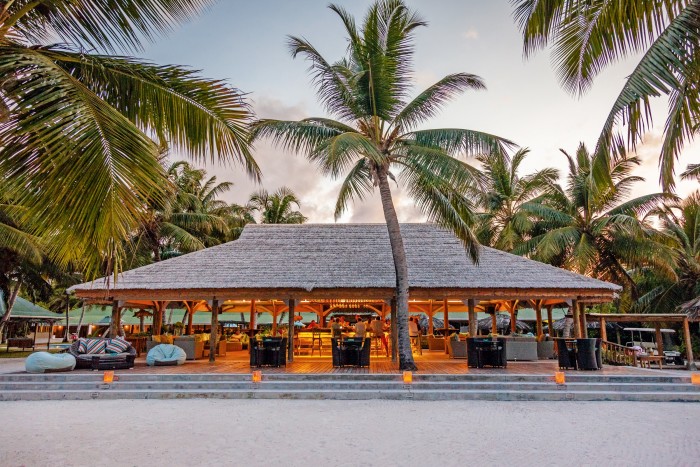 The Alphonse Island Lodge is the perfect spot for post-hunting cocktails