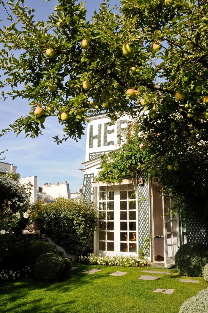 One Sidaction auction winner will enjoy a private tour of the Hermès collection at its flagship store in Paris