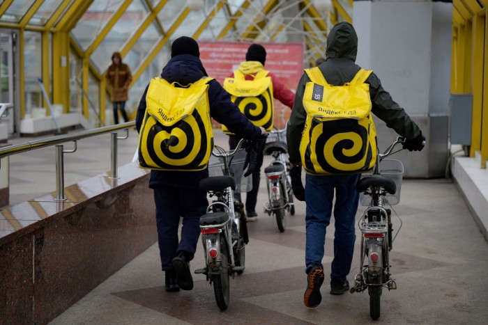 Yandex.Eats food delivery couriers in Moscow