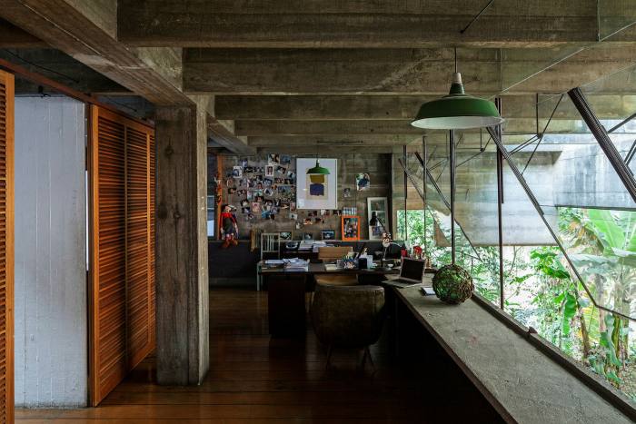 The home of architect Paulo Mendes da Rocha in São Paulo exemplified his idea that a home was a public space, a microcosm of a city