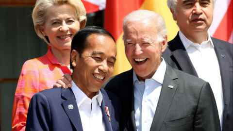 Biden y Xi intentan estabilizar el colapso de las relaciones entre Estados Unidos y China en la primera reunión