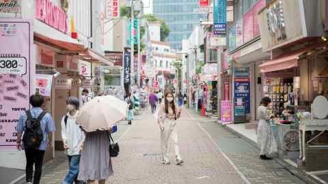 Covid restrictions stymie tourism revival in Japan and much of Asia