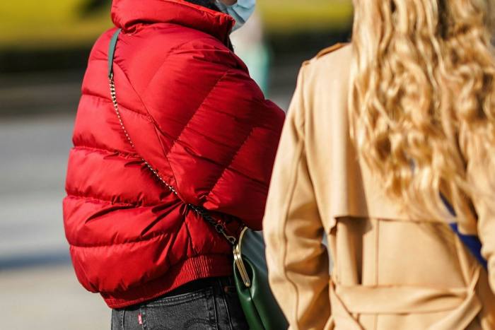 Supported by luxury brands and high street brands, down jackets are a ubiquitous part of the winter wardrobe