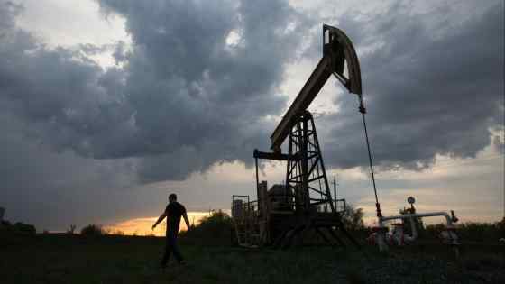 Oil prices fall sharply after US inventory rises more than expected