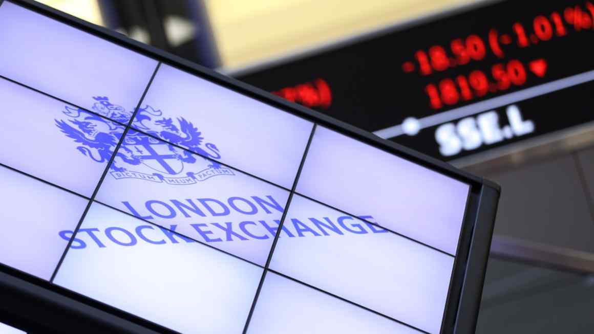 Hunt to set out plans for private companies to trade shares on exchanges