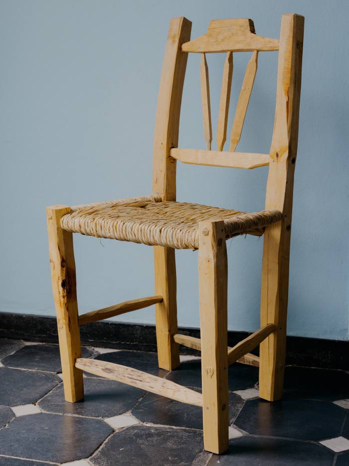 Salah satu kerusi Mexico buatan tangan yang dibelinya untuk suaminya sebagai hadiah hari jadi