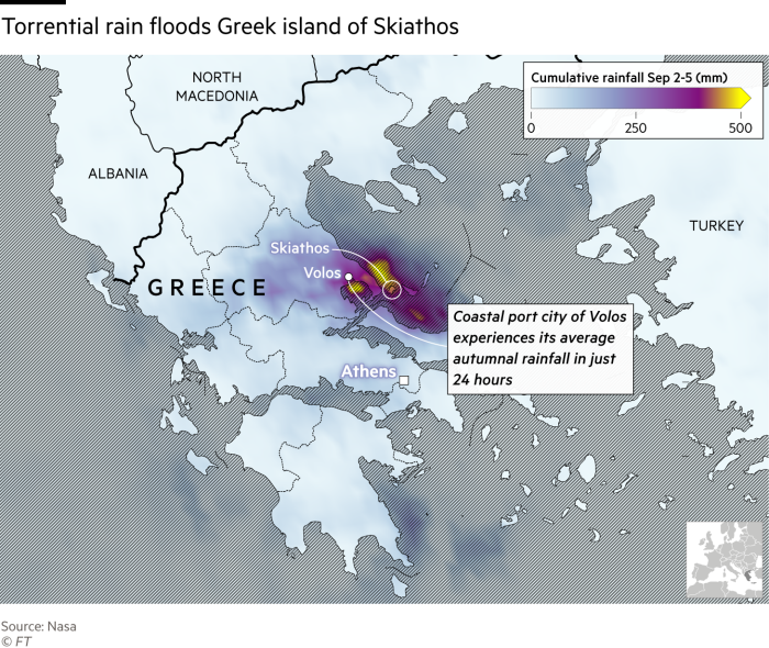 Hevige regenoverstromingen op Grieks eiland Skiathos Kaart met de cumulatieve regenval boven Griekenland.  De kusthavenstad Volos ervaart de gemiddelde herfstregen in slechts 24 uur