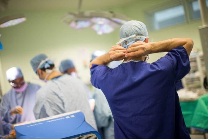 Advisers tell surgeons to cut overtime
