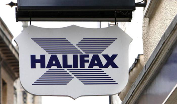 Annual price growth falls in March: Halifax