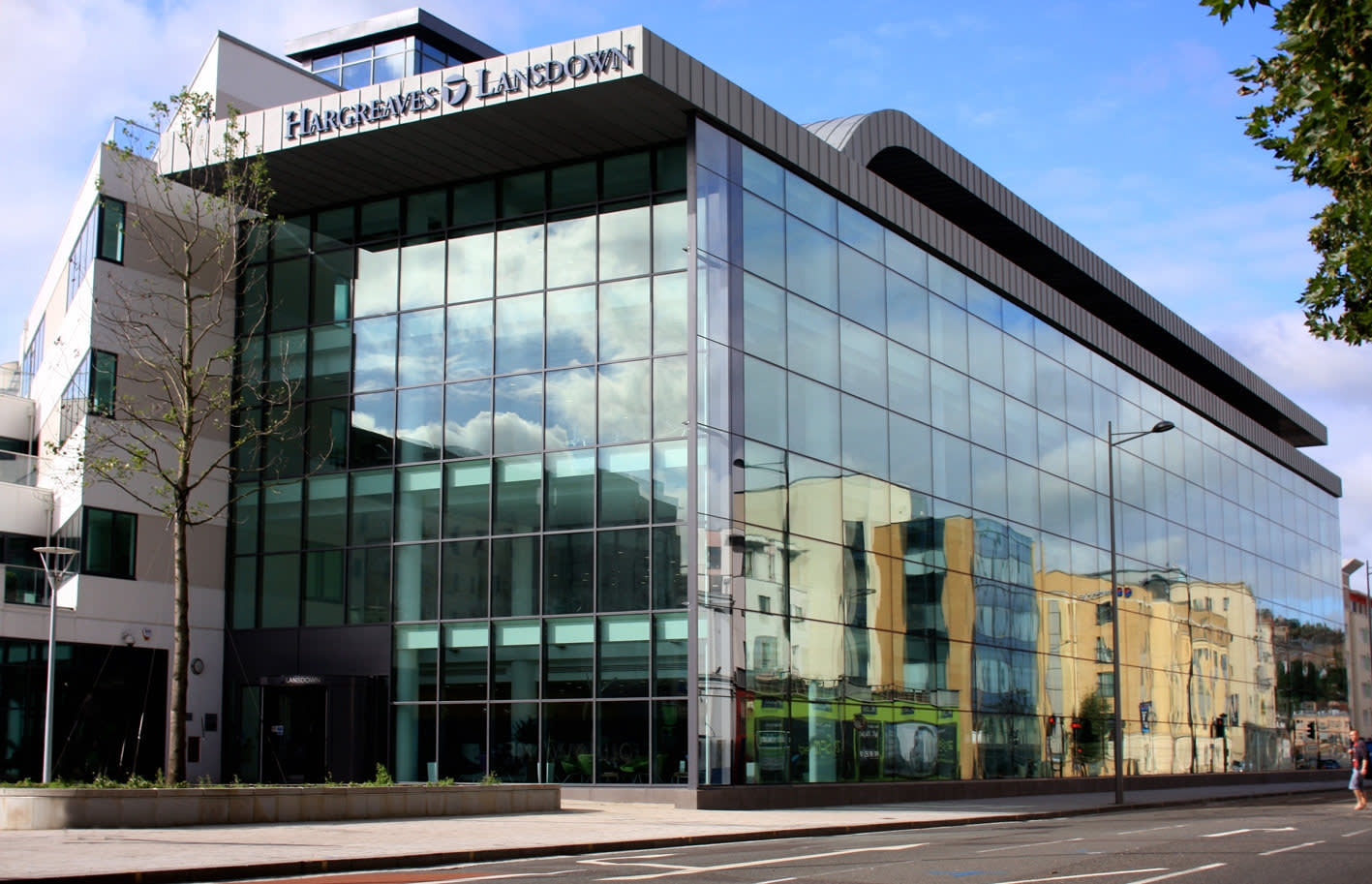 Hargreaves Lansdown posts rise in revenue despite drop in clients 