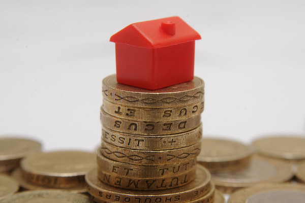 House price growth remains below 1%