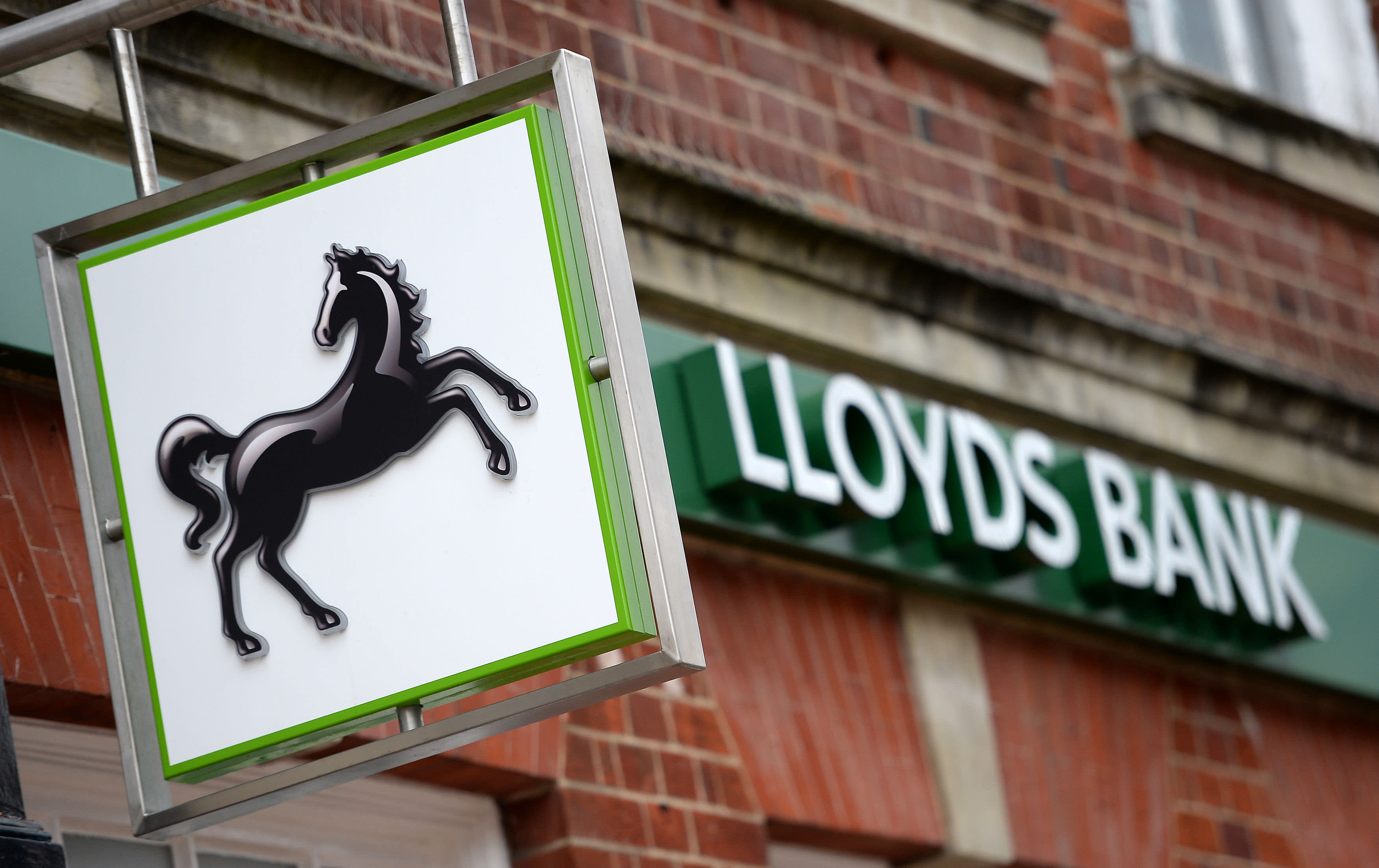 Lloyds fined £64m for mortgage failures 