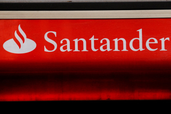 Santander sets £20mn aside for mortgage defaults