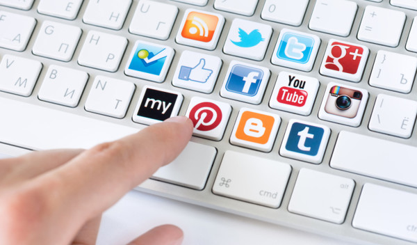 Social media expert tells advisers to broaden comms