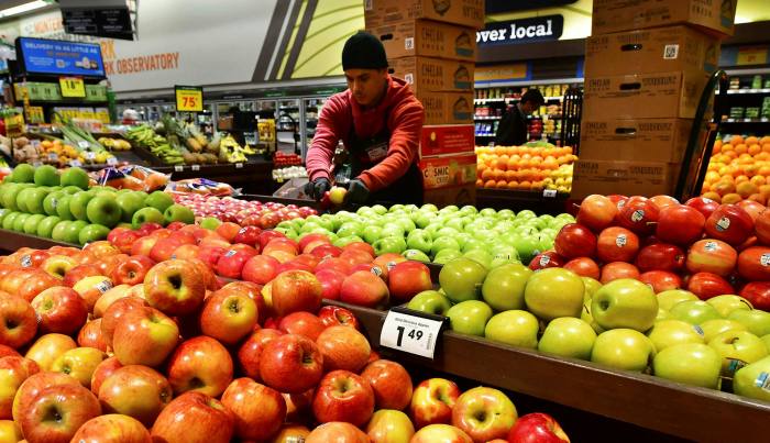 Inflation surges to 30-year high of 7%