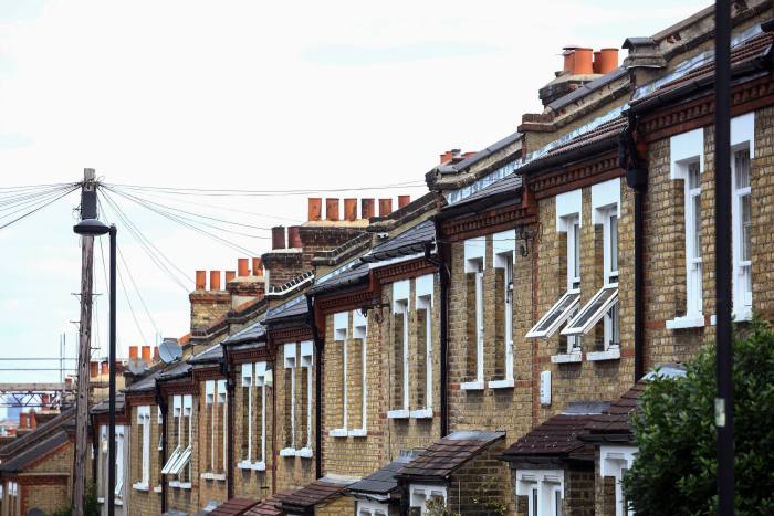 BoE figures show cooling of 'frenetic' property market 
