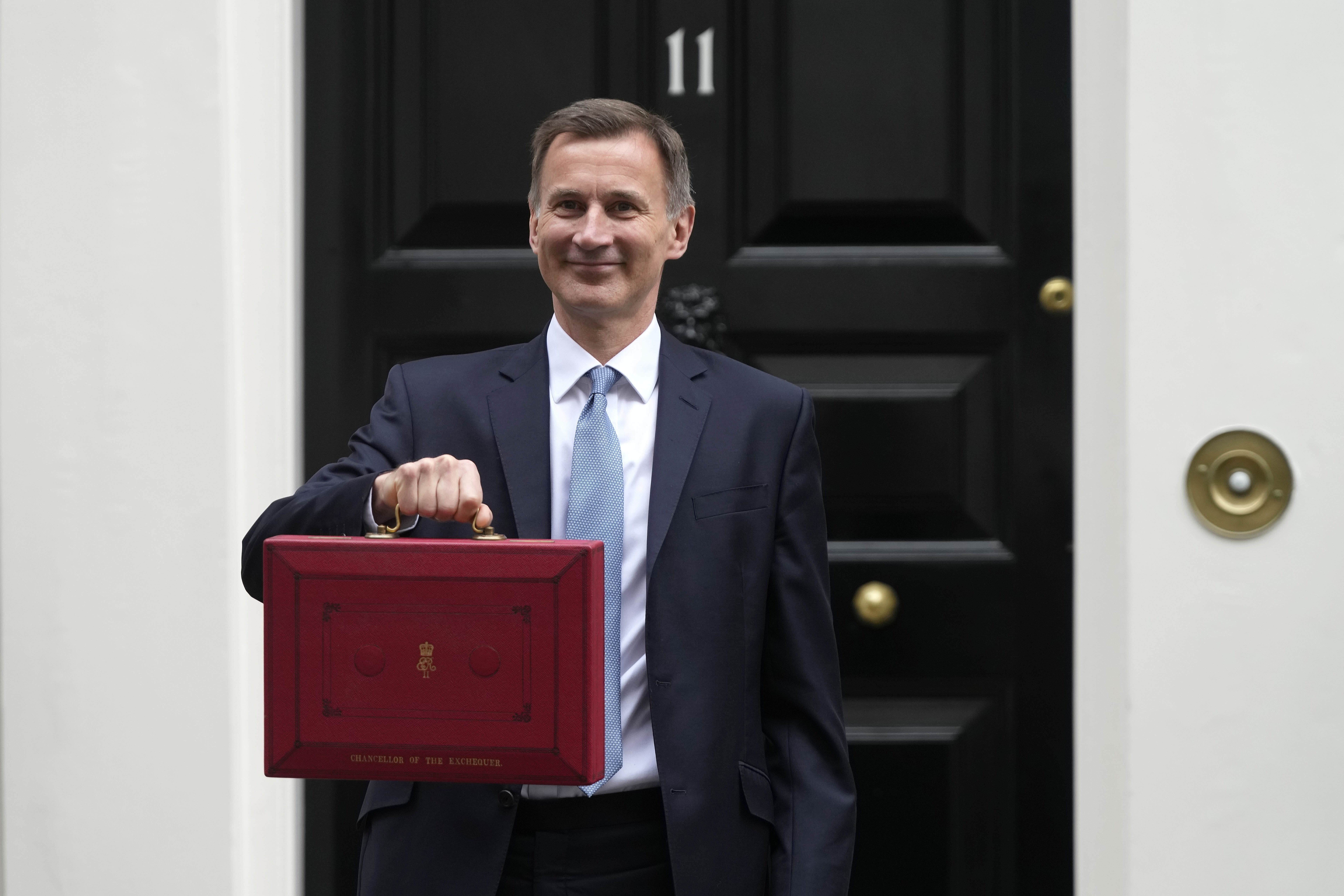 Hunt says 'no recession in UK this year'