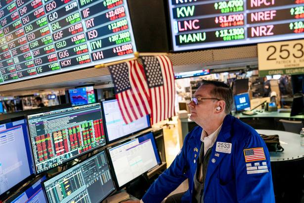 Stock markets slump over recession fears