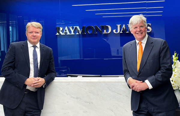 Raymond James to allow employed advisers to leave and poach clients