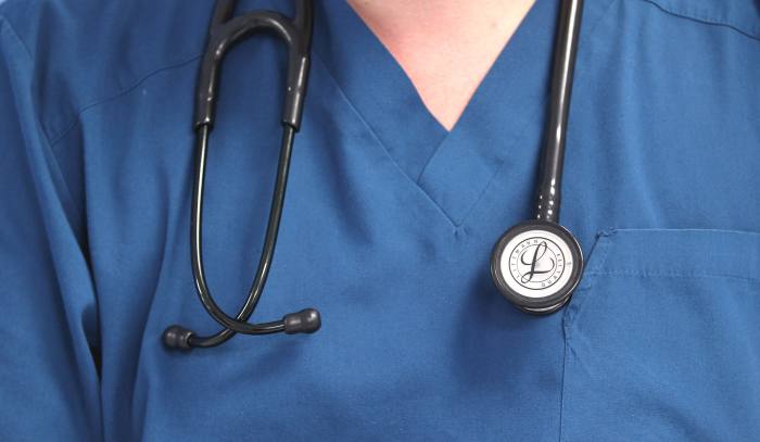 Government proposes pension deal for doctors