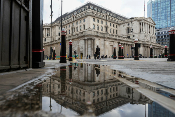 BoE raises interest rates to 1%