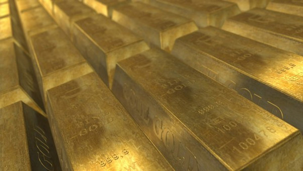 Gold rush by investors sees buyers outnumber sellers 