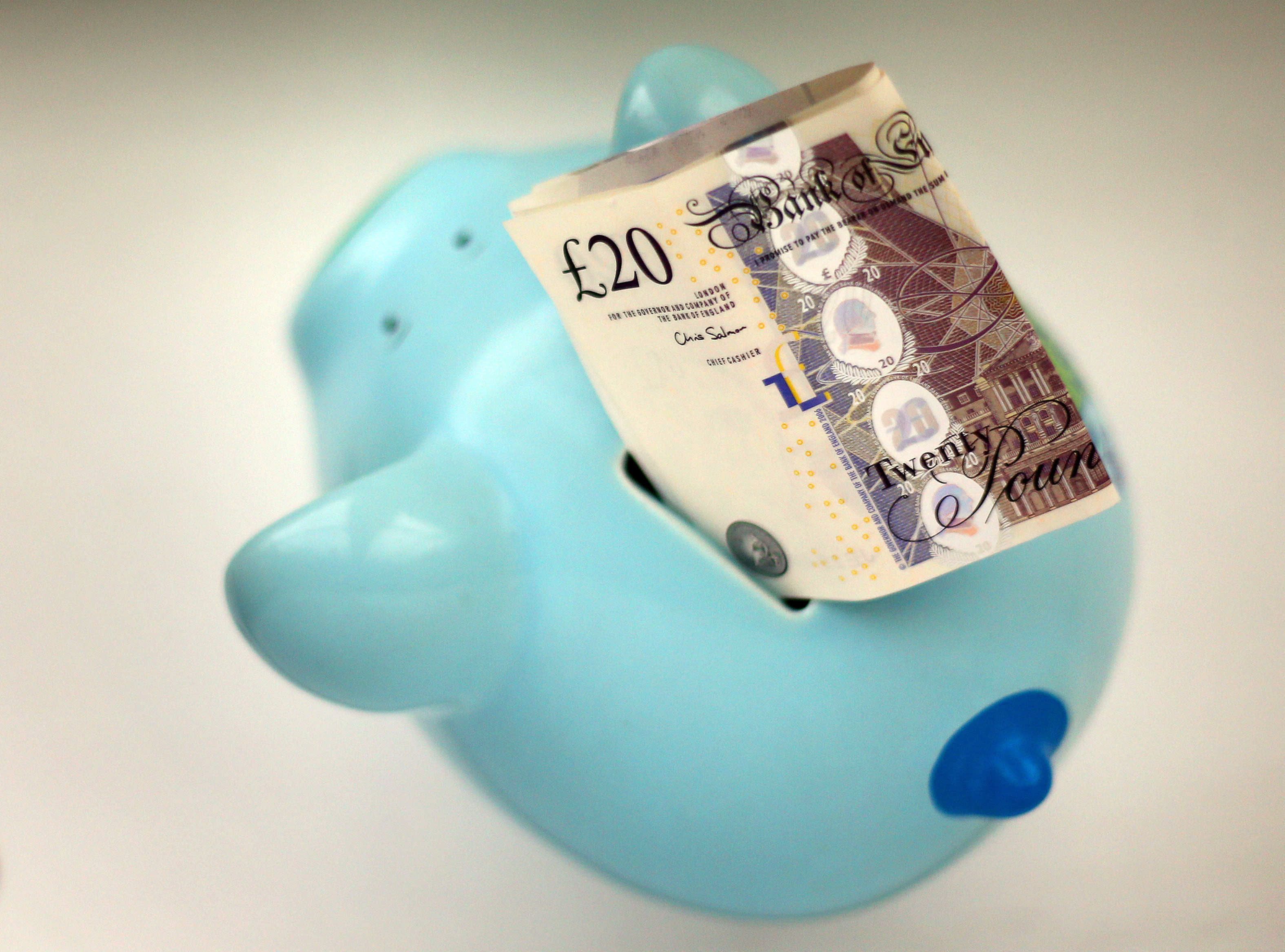 Stocks and shares Isas fall in popularity as savers opt for cash