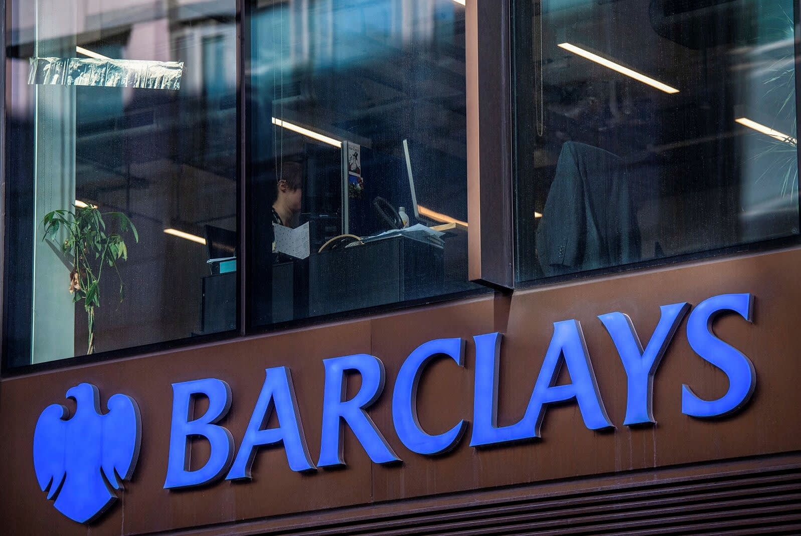 Broker confusion as Barclays fails to accept online bank direct debit
