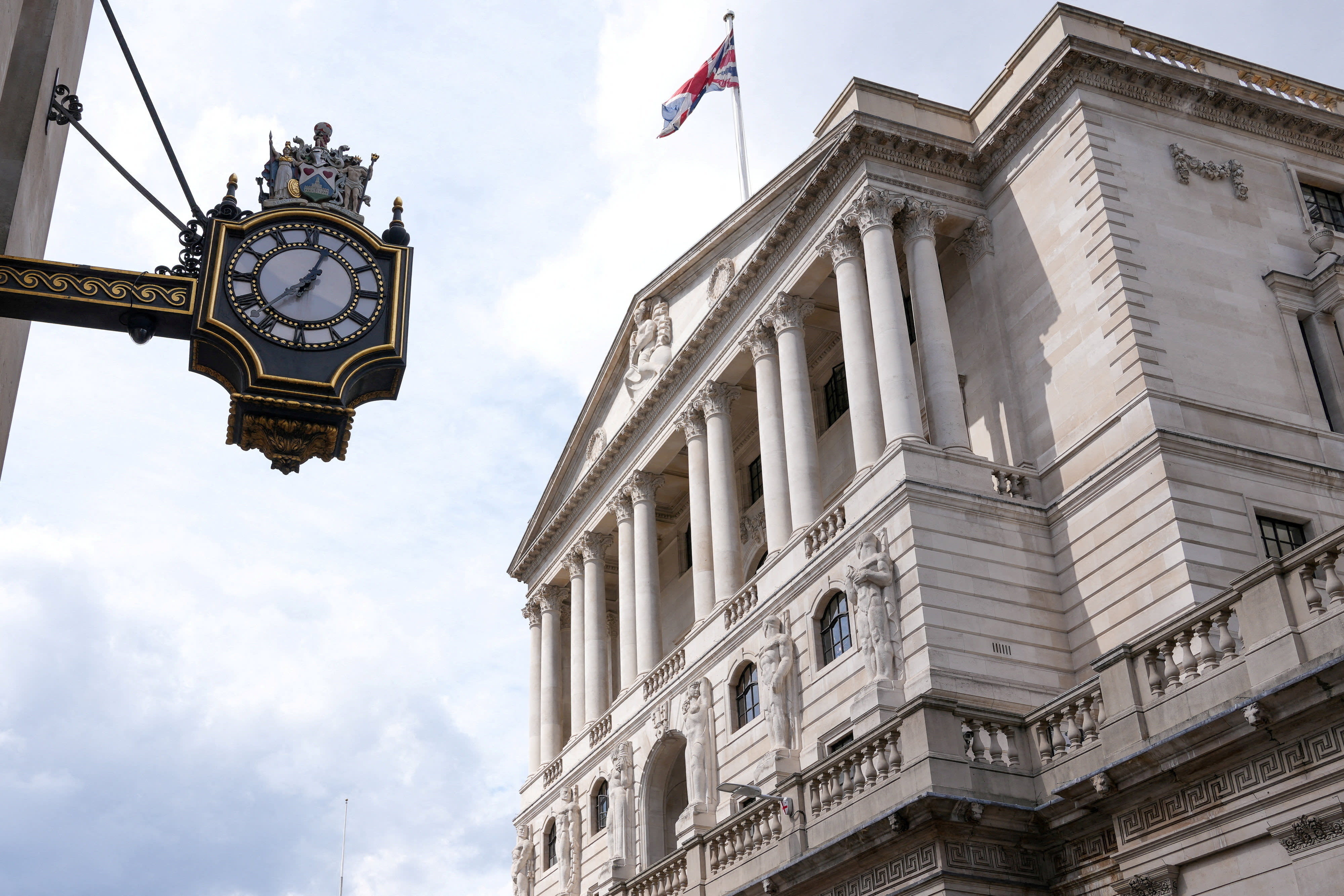 BoE raises interest rates to 2.25%