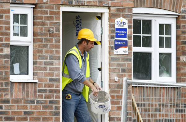 Mortgage lenders soothe fears over new build issues