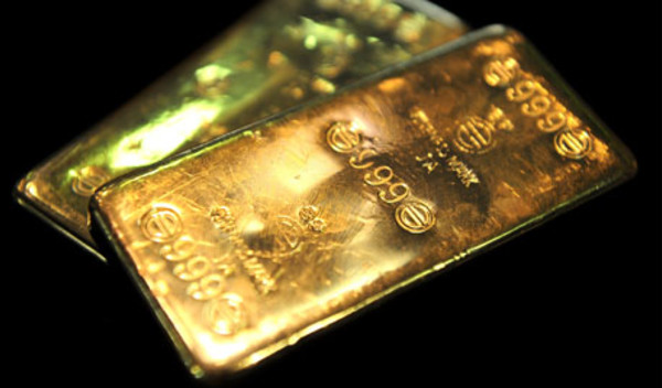 Brexit and rate drops driving investors to gold