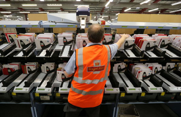 Royal Mail looks to create hybrid pension scheme