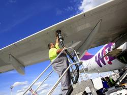Wizz Air chief executive sells down
