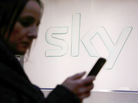 Fox sniffs out a bargain with Sky bid